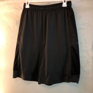 LIKE NEW Nike Basketball Shorts